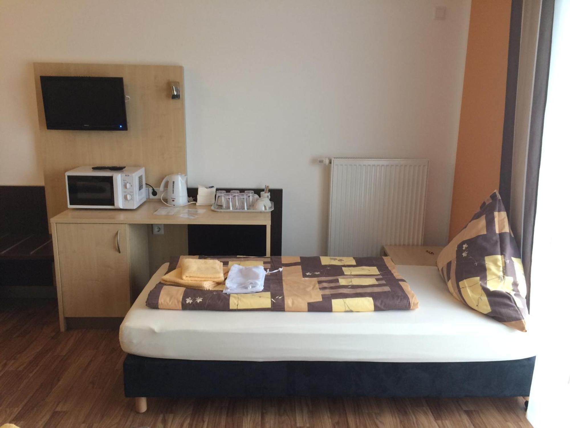 Auszeit Cafe & Hotel Oberwornitz Ruang foto